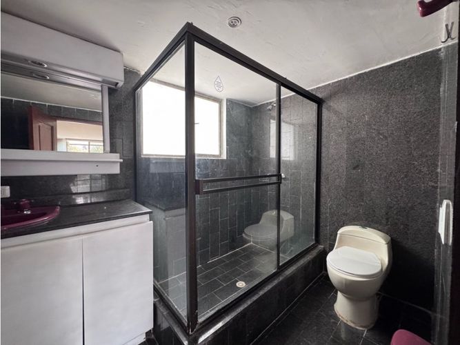 Apartamento de 4 alcobas en venta en La Carolina, Bogotá, 270 m² · foto 13 de 19