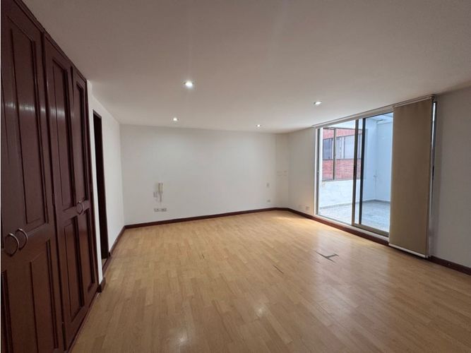 Apartamento de 4 alcobas en venta en La Carolina, Bogotá, 270 m² · foto 15 de 19