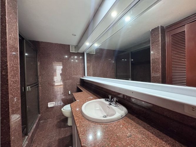 Apartamento de 4 alcobas en venta en La Carolina, Bogotá, 270 m² · foto 16 de 19