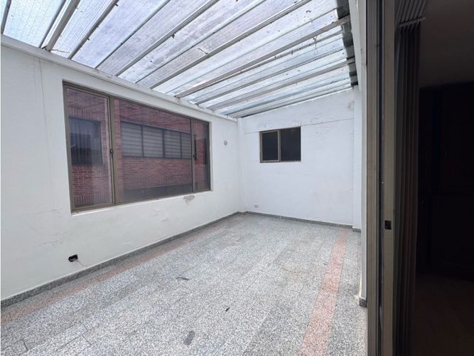 Apartamento de 4 alcobas en venta en La Carolina, Bogotá, 270 m² · foto 17 de 19