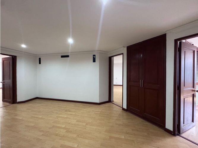 Apartamento de 4 alcobas en venta en La Carolina, Bogotá, 270 m² · foto 19 de 19