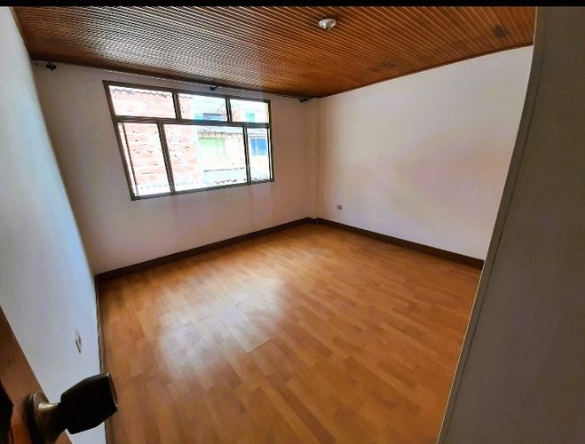 Casa de 8 alcobas en venta en San Cristobal Norte, Bogotá, 296 m² · foto 12 de 20