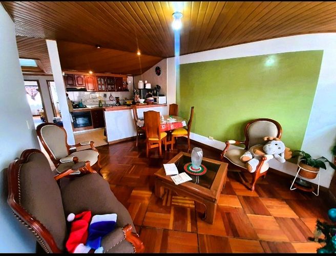 Casa de 8 alcobas en venta en San Cristobal Norte, Bogotá, 296 m² · foto 2 de 20