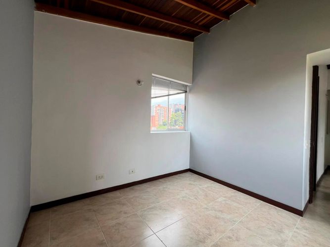 Apartamento de 3 alcobas en arriendo en Cumbres, Envigado, 128 m² · foto 11 de 16