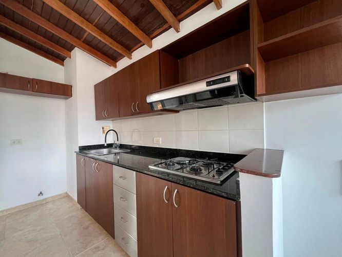 Apartamento de 3 alcobas en arriendo en Cumbres, Envigado, 128 m² · foto 5 de 16