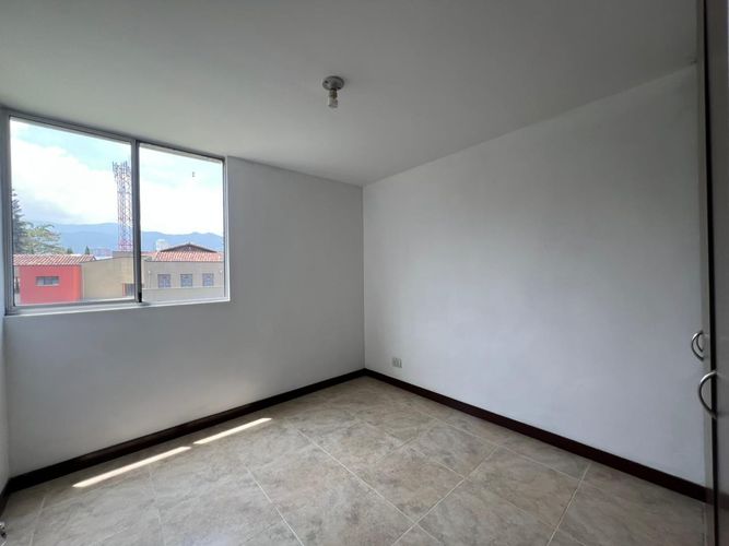 Apartamento de 3 alcobas en arriendo en Cumbres, Envigado, 128 m² · foto 8 de 16