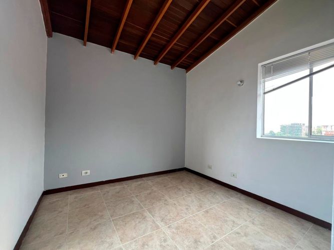 Apartamento de 3 alcobas en arriendo en Cumbres, Envigado, 128 m² · foto 13 de 16
