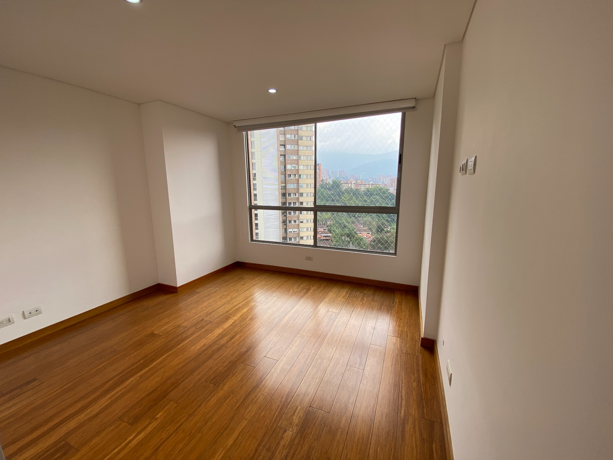 Apartamento en venta en Loma Benedictinos, Envigado · foto 8 de 24