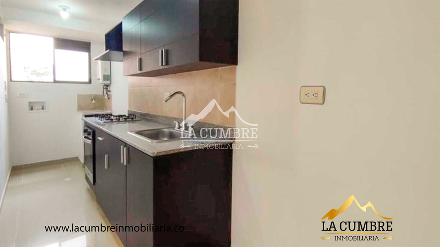 Apartamento de 2 alcobas en arriendo en Los Balsos, Medellín, 70 m² · foto 4 de 11