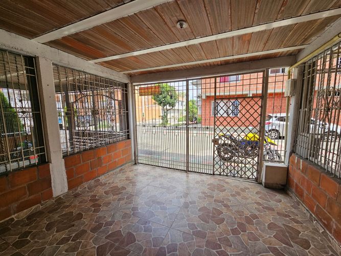 Casa de 3 alcobas en venta en Villagorgona, Candelaria, 70 m² · foto 3 de 19
