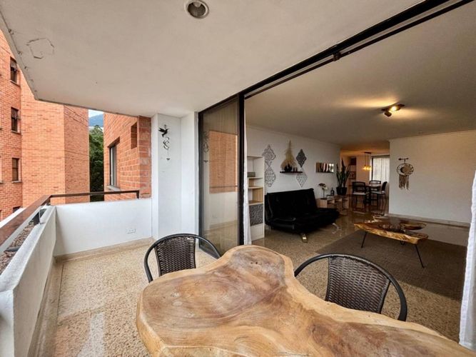 Apartamento de 3 alcobas en arriendo en Las Lomas, Medellín, 136 m² · foto 2 de 19