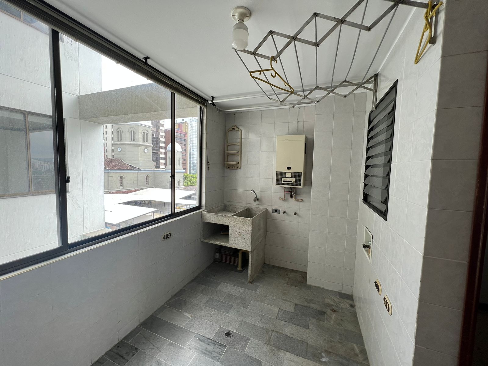 Apartamento en venta en Centro, Pereira · foto 4 de 11