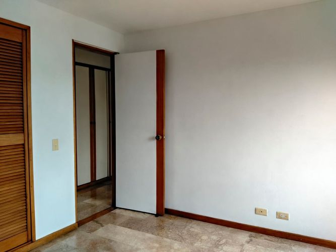 Apartamento de 3 alcobas en venta en El Poblado, Medellín, 123 m² · foto 12 de 19