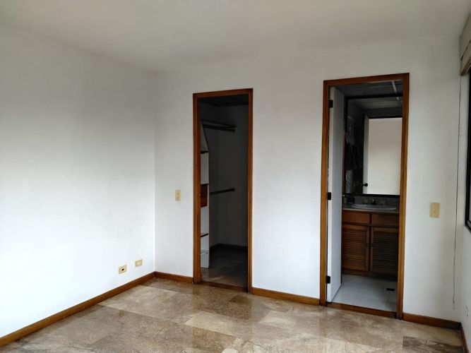 Apartamento de 3 alcobas en venta en El Poblado, Medellín, 123 m² · foto 14 de 19