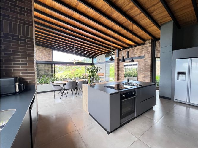 Casa de 4 alcobas en venta en San Miguel, La Ceja, 345 m² · foto 5 de 15