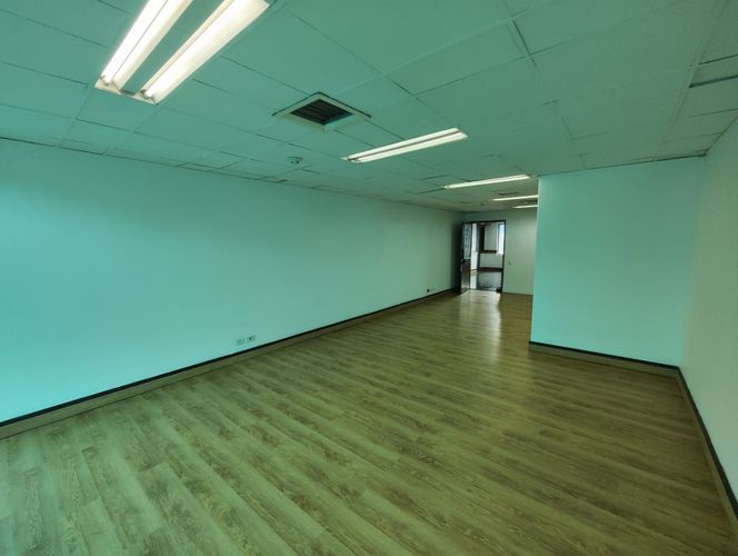 Oficina en arriendo en El Poblado, Medellín, 50 m² · foto 5 de 9