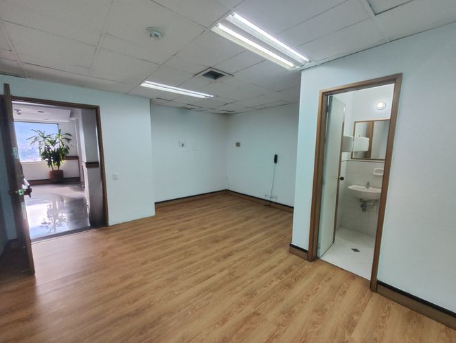 Oficina en arriendo en El Poblado, Medellín, 50 m² · foto 7 de 9