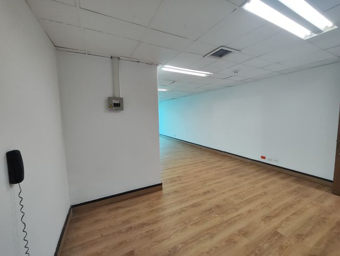 Oficina en arriendo en El Poblado, Medellín, 50 m² · foto 8 de 9