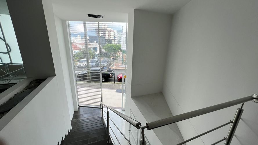Local en venta en Los Alpes, Pereira, 349 m² · foto 2 de 10