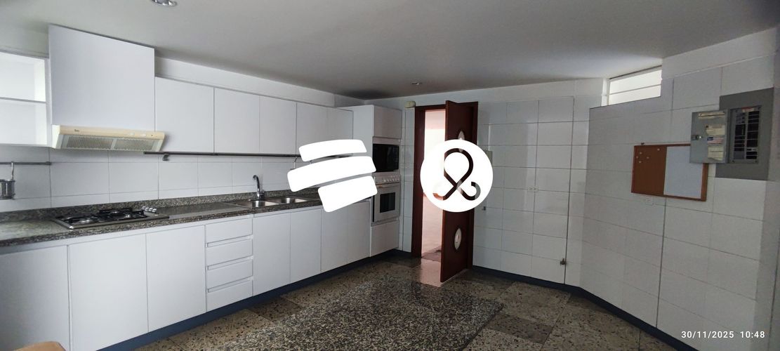 Apartamento de 3 alcobas en venta en Chico Norte, Bogotá, 186 m² · foto 9 de 24