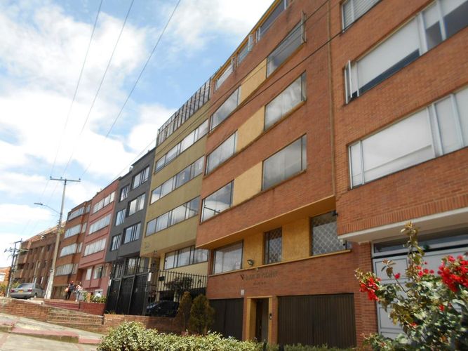 Apartamento de 1 alcoba en venta en Chapinero Alto, Bogotá, 39 m² · foto 2 de 24