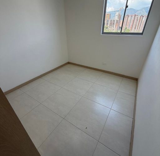 Apartamento de 3 alcobas en venta en Bucaros, Bello, 67 m² · foto 5 de 11
