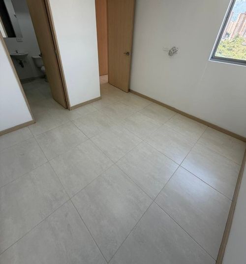Apartamento de 3 alcobas en venta en Bucaros, Bello, 67 m² · foto 6 de 11