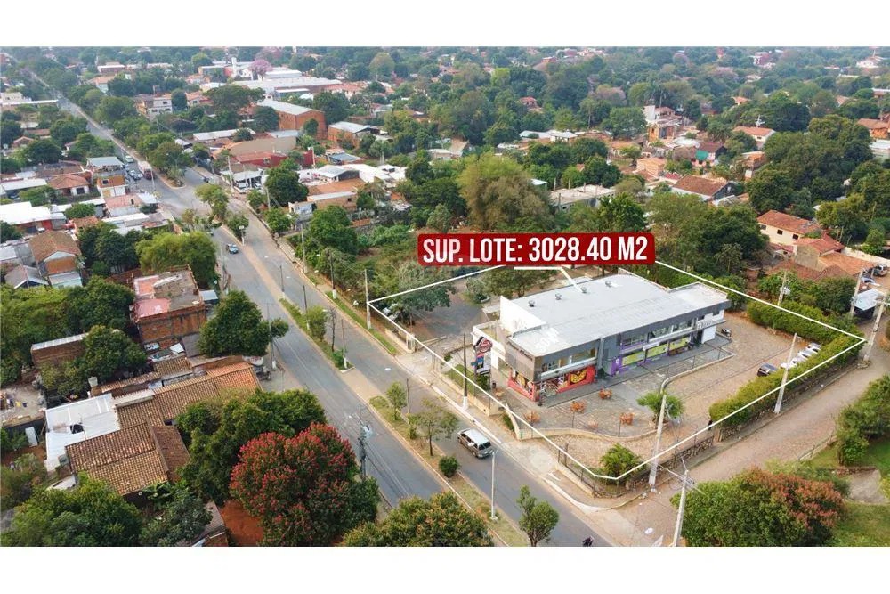 LOCAL COMERCIAL EN FUNCIONAMIENTO EN LAMBARÉ, EN VENTA — foto 2