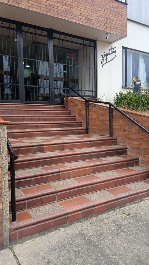 Apartamento de 2 alcobas en venta en Cedro Bolivar, Bogotá, 83 m² · foto 2 de 21