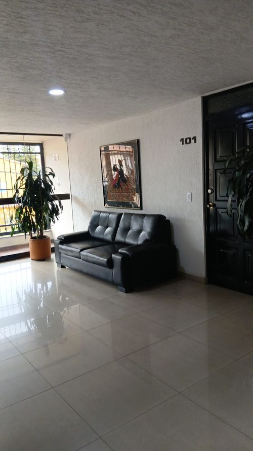 Apartamento de 2 alcobas en venta en Cedro Bolivar, Bogotá, 83 m² · foto 4 de 21