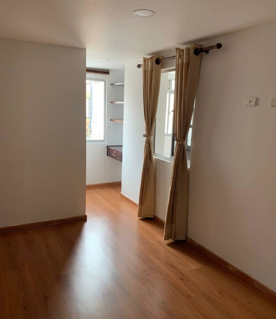 Casa en venta en Los Cerezos, Bogotá · foto 2 de 24