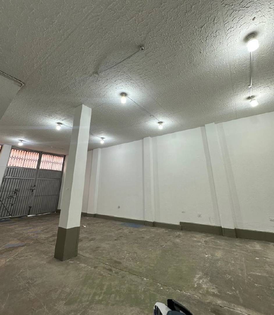 Casa en venta en Los Cerezos, Bogotá · foto 4 de 24