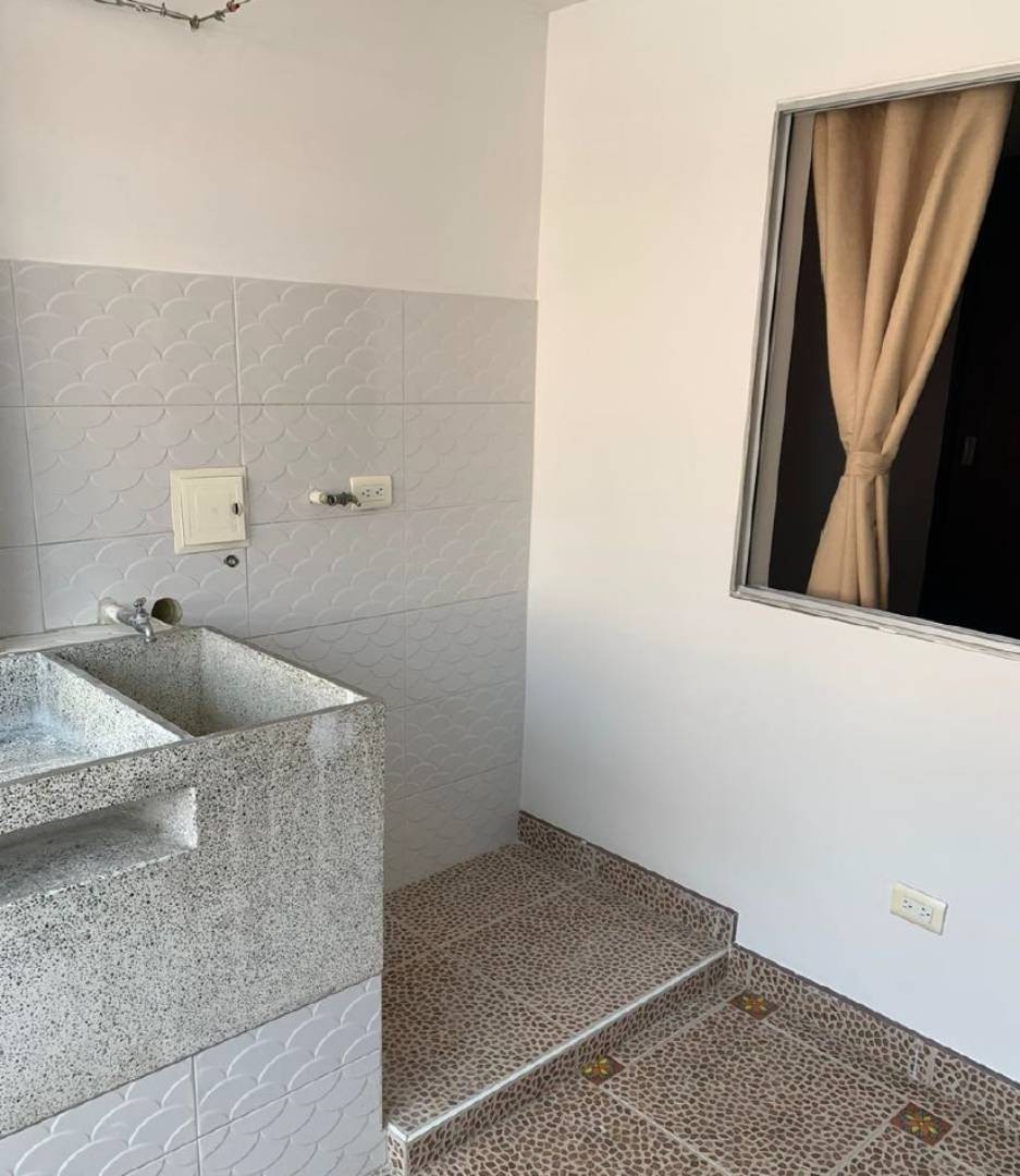 Casa en venta en Los Cerezos, Bogotá · foto 5 de 24