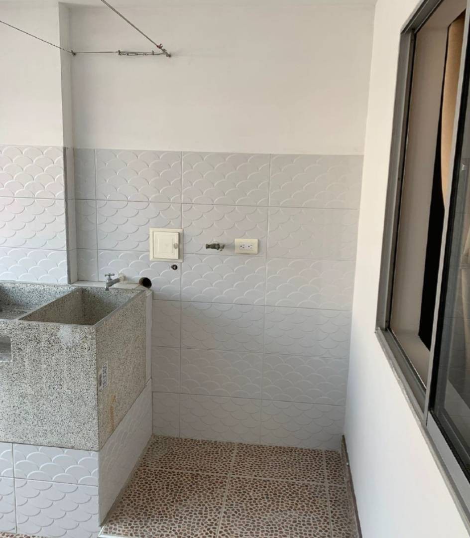 Casa en venta en Los Cerezos, Bogotá · foto 8 de 24