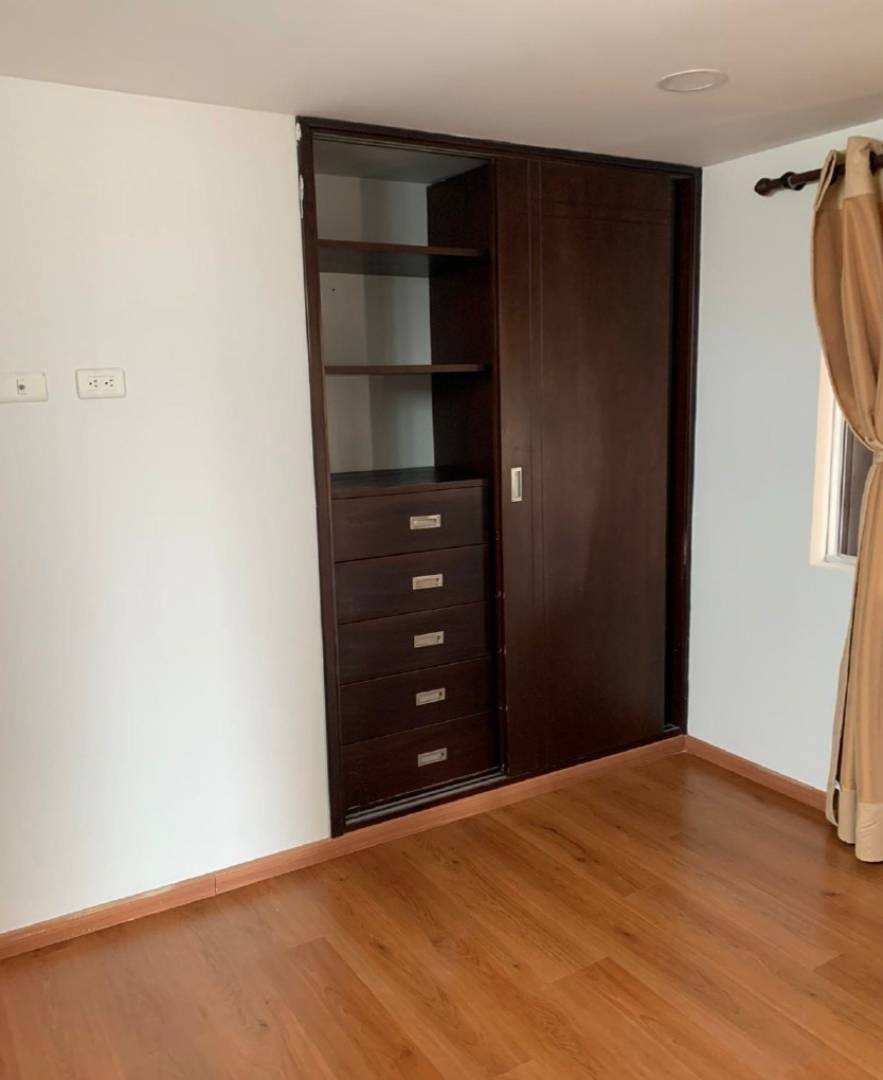Casa en venta en Los Cerezos, Bogotá · foto 9 de 24