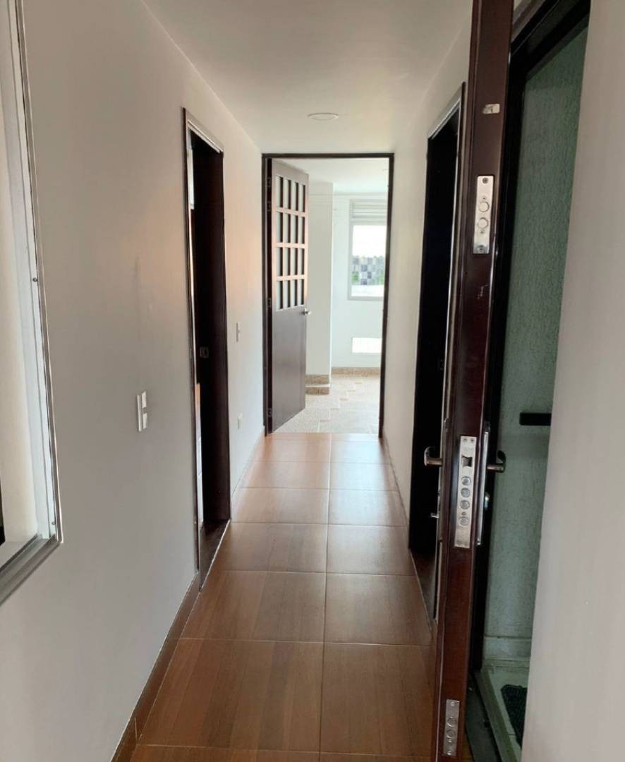 Casa en venta en Los Cerezos, Bogotá · foto 12 de 24
