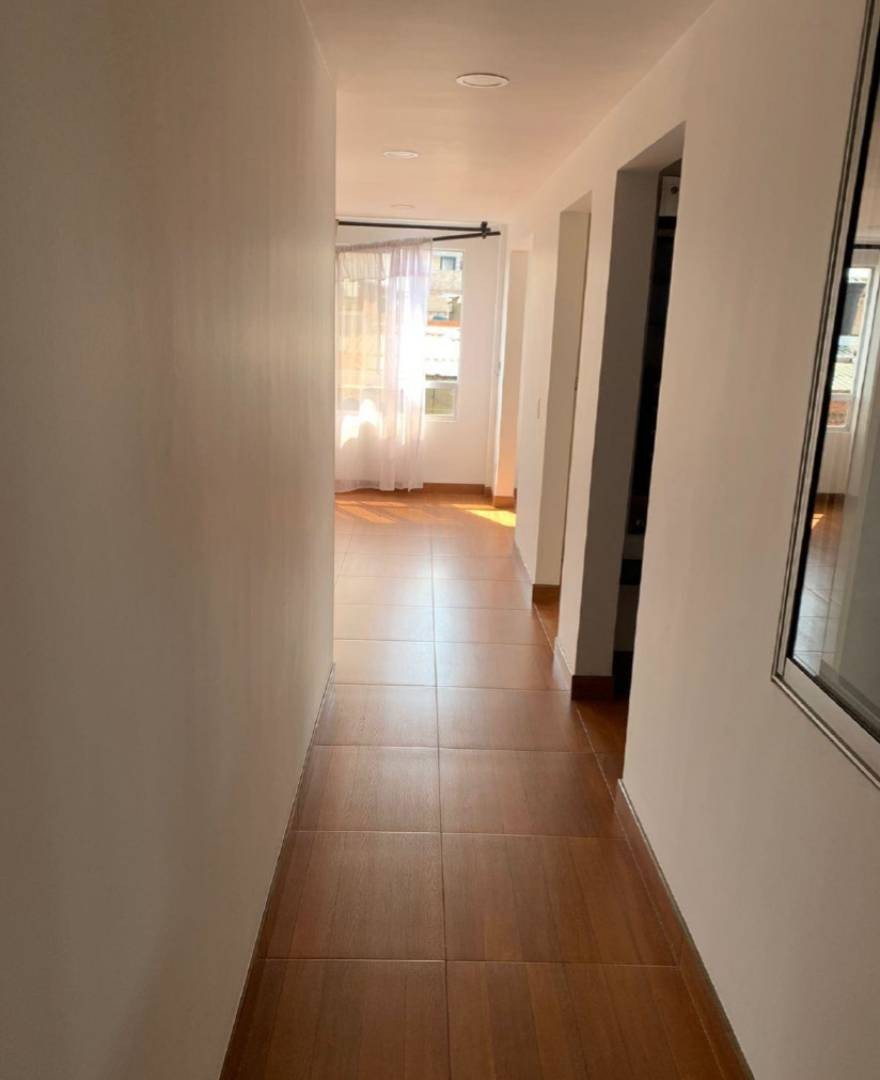 Casa en venta en Los Cerezos, Bogotá · foto 14 de 24