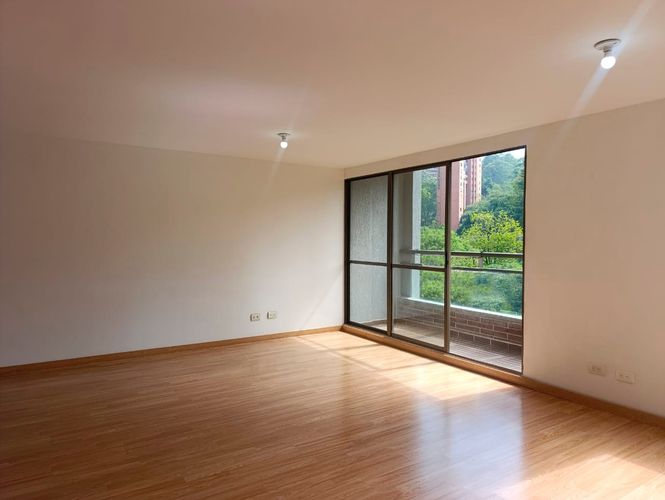 Apartamento de 2 alcobas en arriendo en El Poblado, Medellín, 70 m² · foto 3 de 18