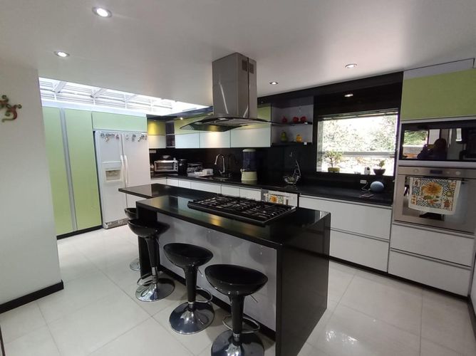 Casa de 6 alcobas en venta en Altos De Chozica, Bogotá, 200 m² · foto 14 de 21