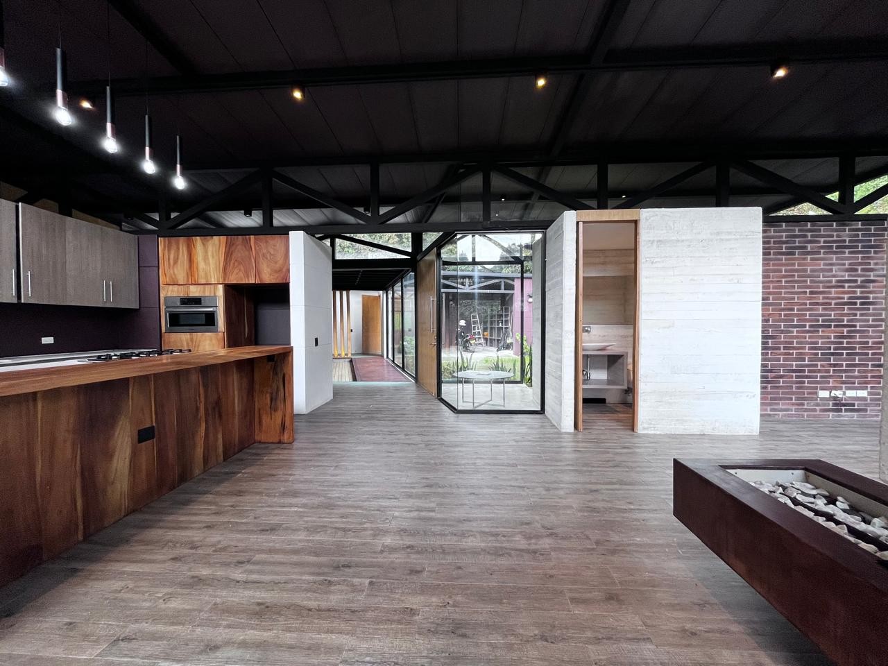 3BR House in Vía Las Palmas (2760 m²) - 3