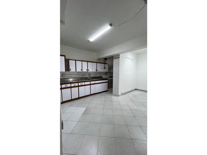Local en arriendo en Mesa, Envigado, 260 m² · foto 4 de 10