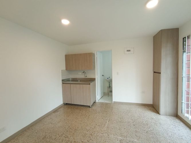 Local en arriendo en Simon Bolivar, Medellín, 20 m² · foto 4 de 7