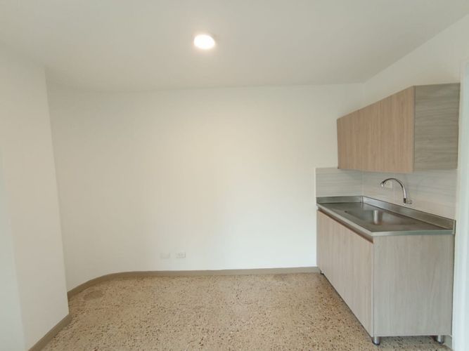 Local en arriendo en Simon Bolivar, Medellín, 20 m² · foto 5 de 7
