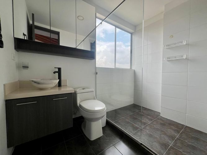 Apartamento de 3 alcobas en arriendo en Loma Benedictinos, Envigado, 130 m² · foto 15 de 16