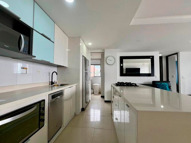 Apartamento de 3 alcobas en arriendo en Loma Benedictinos, Envigado, 130 m² · foto 5 de 16