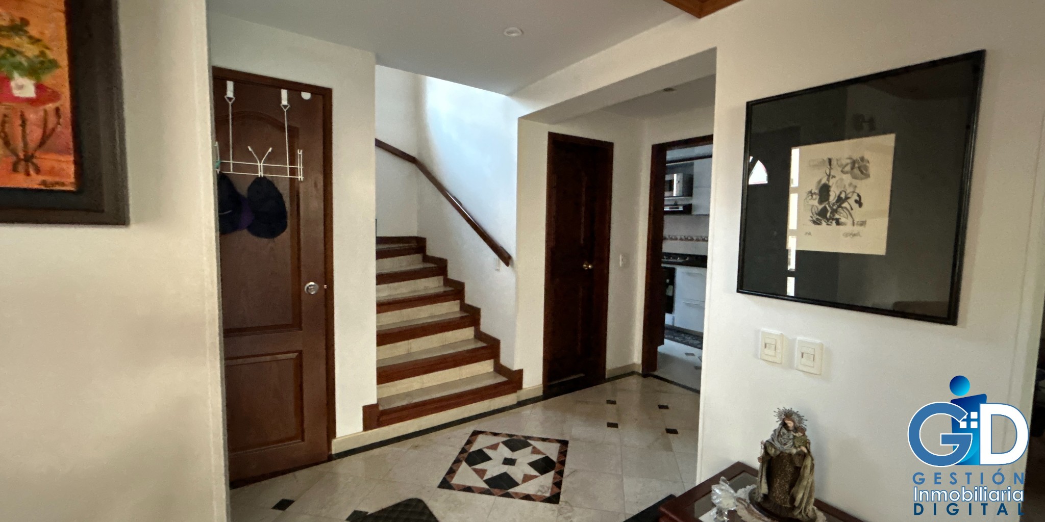 Casa en venta en Villa Magdala, Bogotá · foto 2 de 22