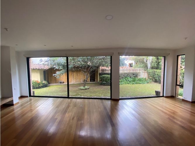 Casa de 4 alcobas en venta en Sotileza, Bogotá, 272 m² · foto 2 de 24