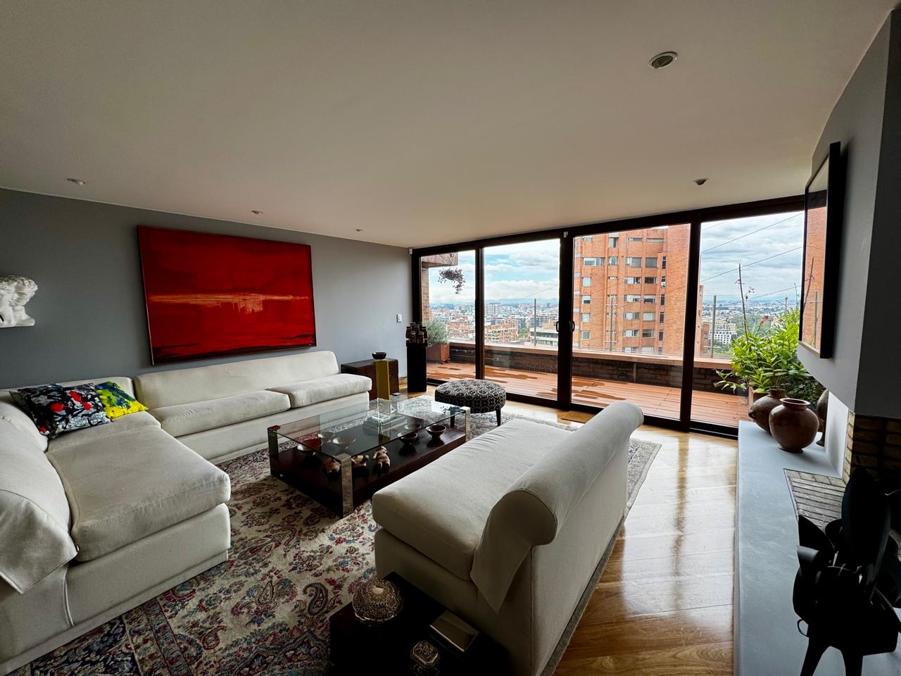 Apartamento en venta en El Refugio, Bogotá · foto 2 de 24