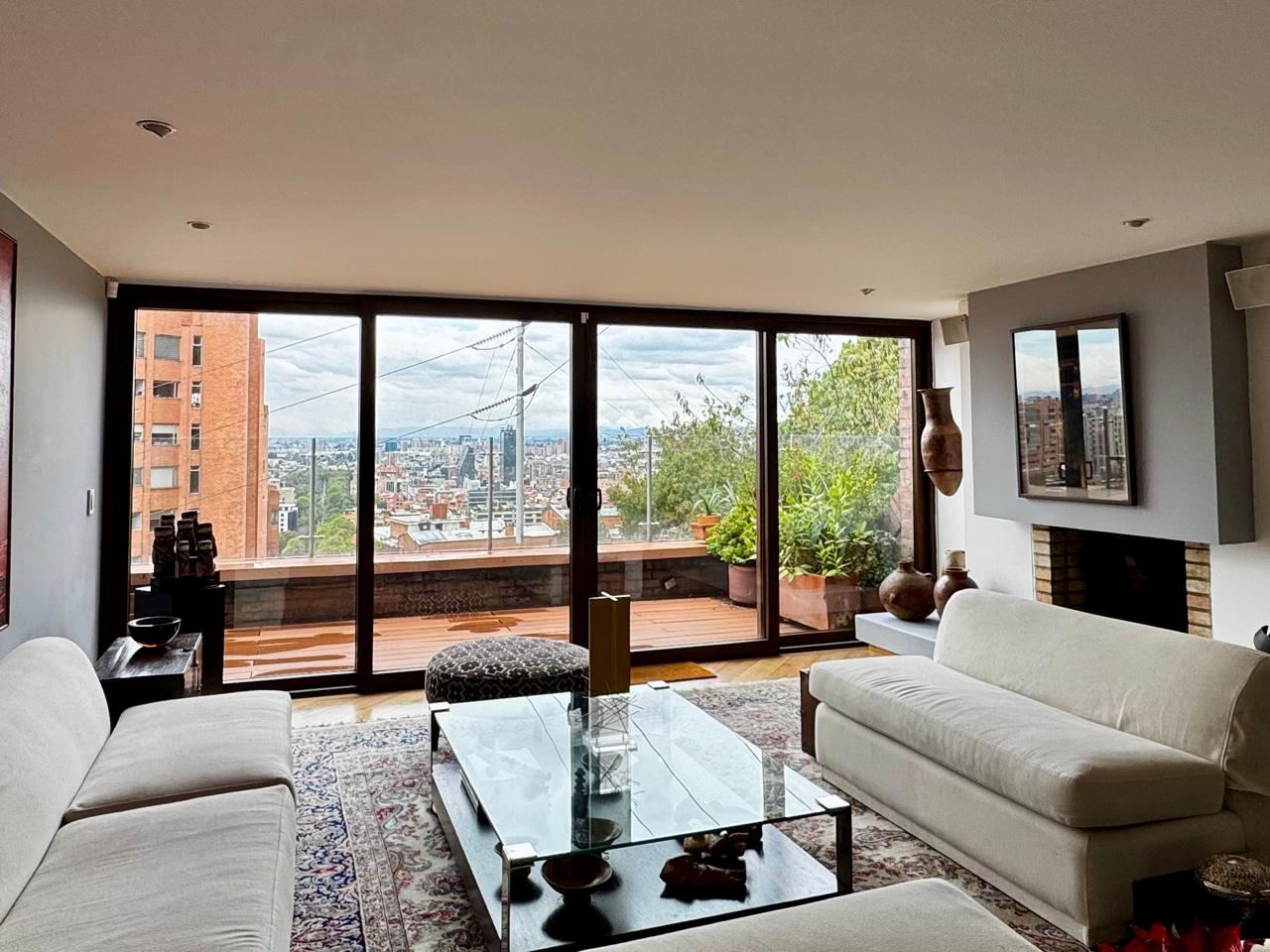 Apartamento en venta en El Refugio, Bogotá · foto 3 de 24