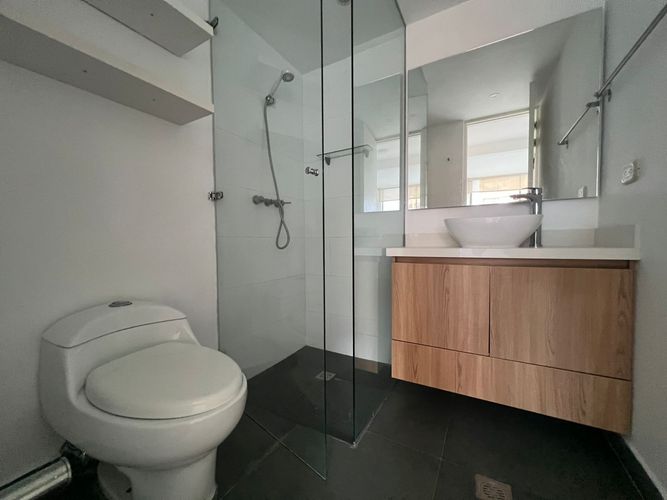 Apartamento de 2 alcobas en arriendo en El Poblado, Medellín, 90 m² · foto 15 de 16